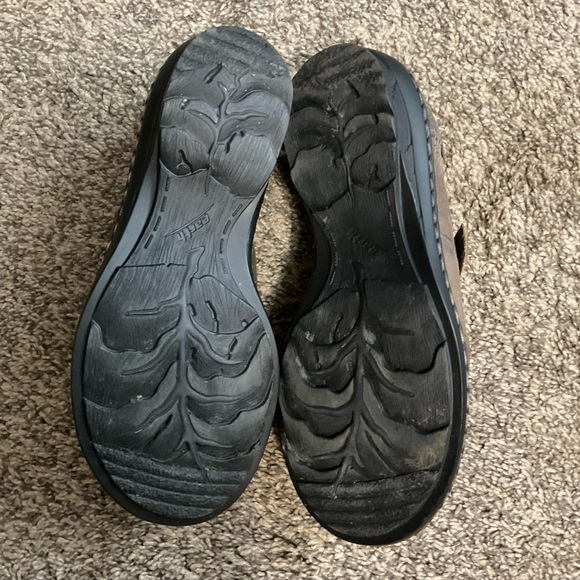 Earth Beetlebug gray & brown 2 tone comfort clog. Size 5 - Picture 7 of 9